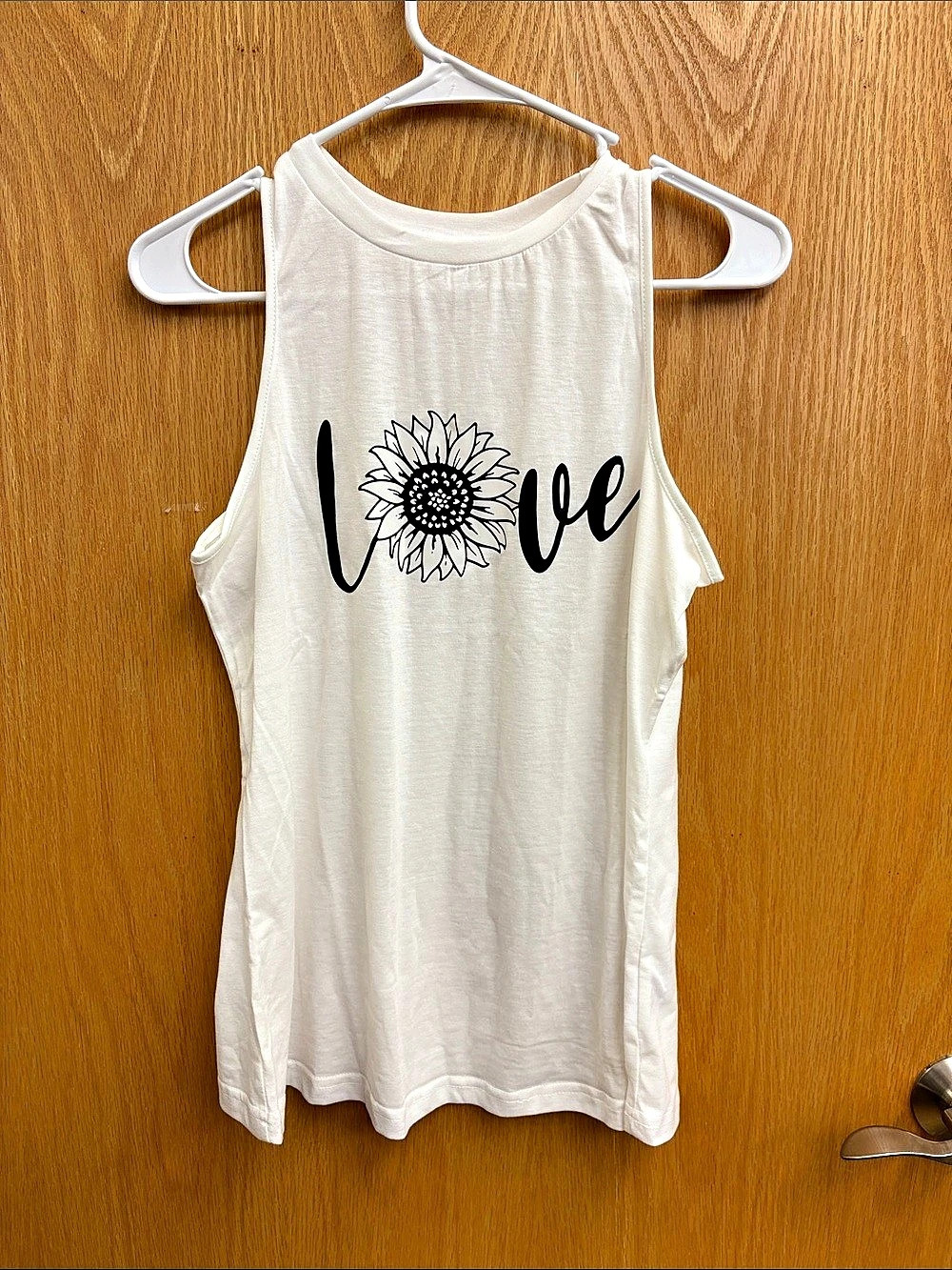 Graphic Tank Top in White Size Medium